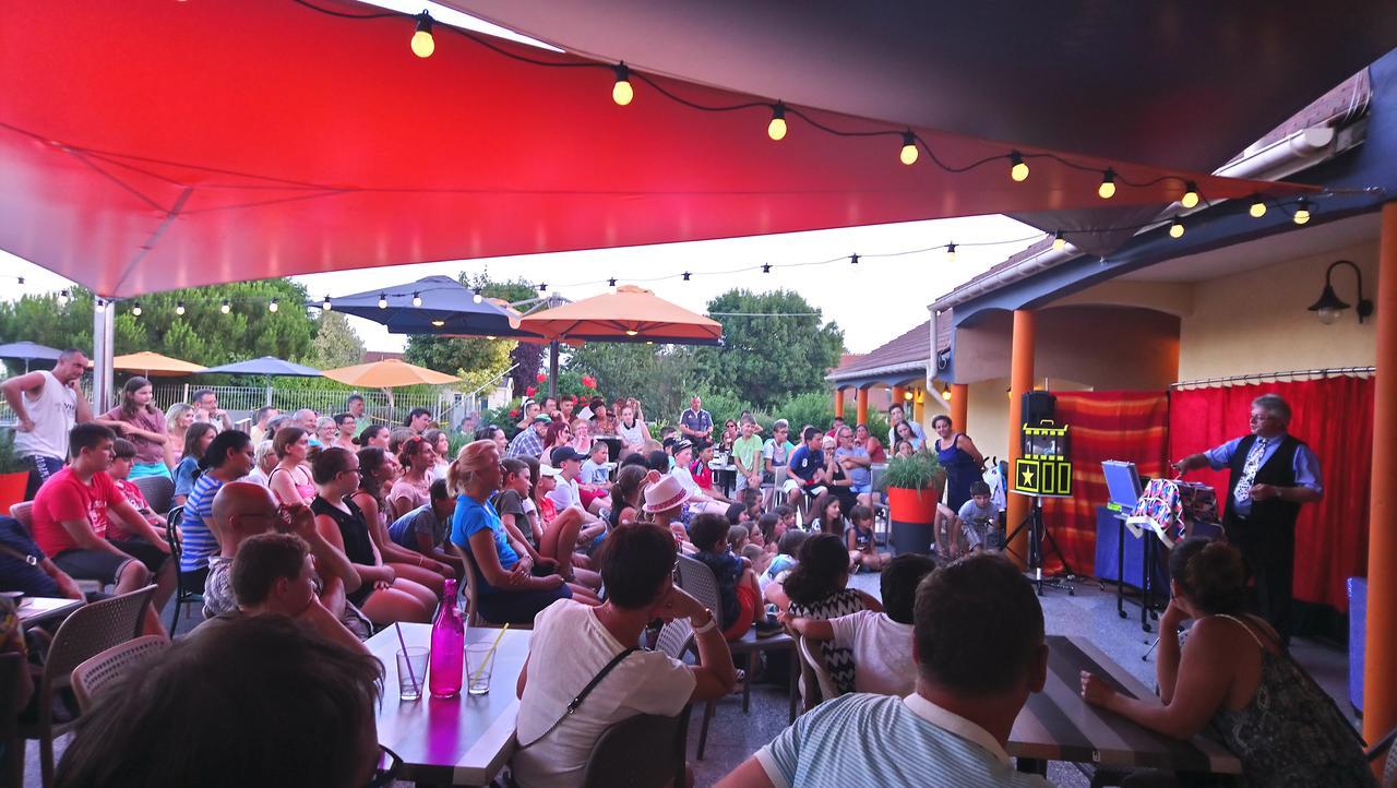 Camping l'Arada parc Hotel Sonzay Bagian luar foto